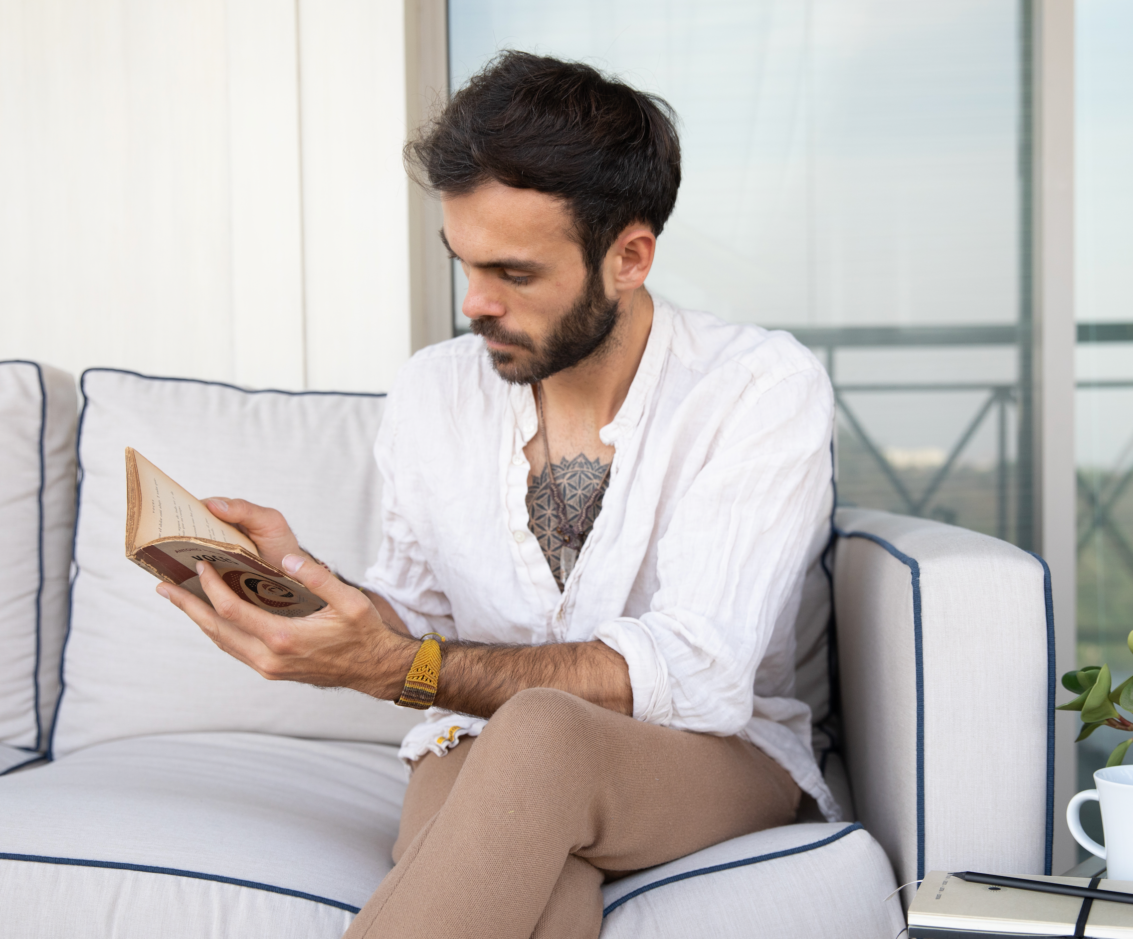 Cómo leer para que algo se quede (y no solo pasar los ojos por las páginas)